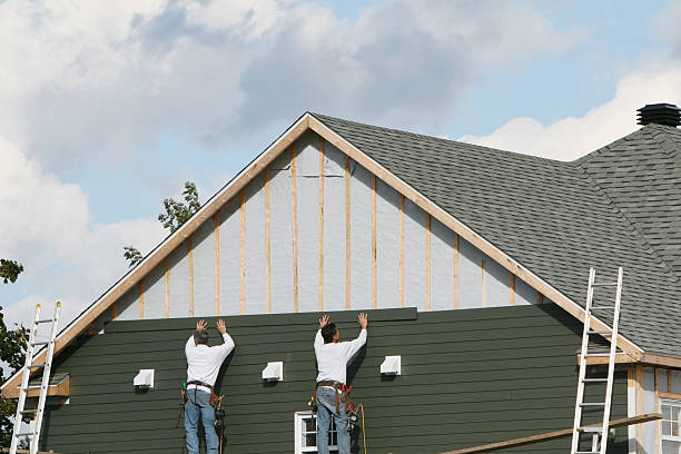 Professional Siding Replacement technician working in Yorktown, TX